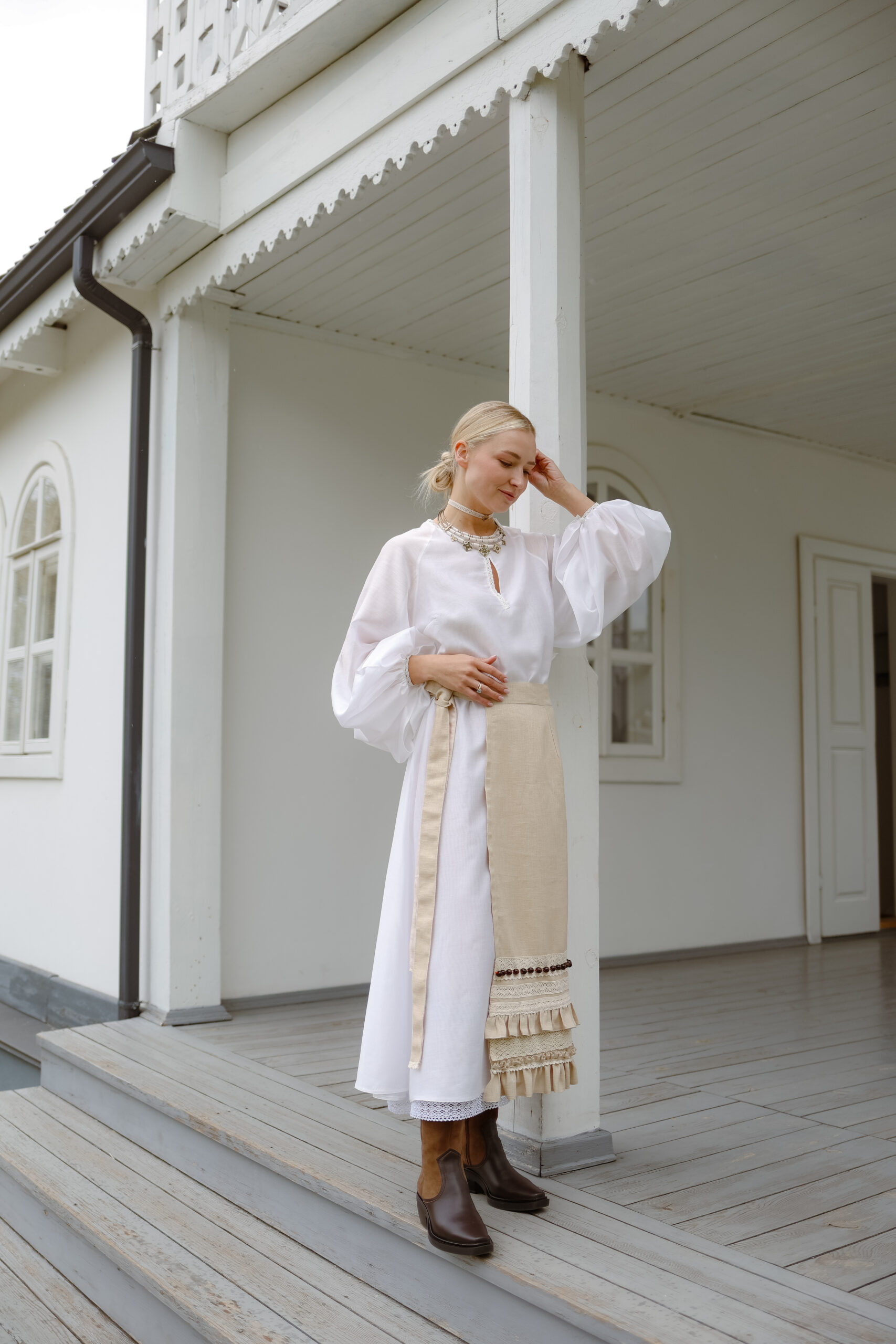 Плахта лляна із мереживом та деревʼяними намистинами - Зображення 3