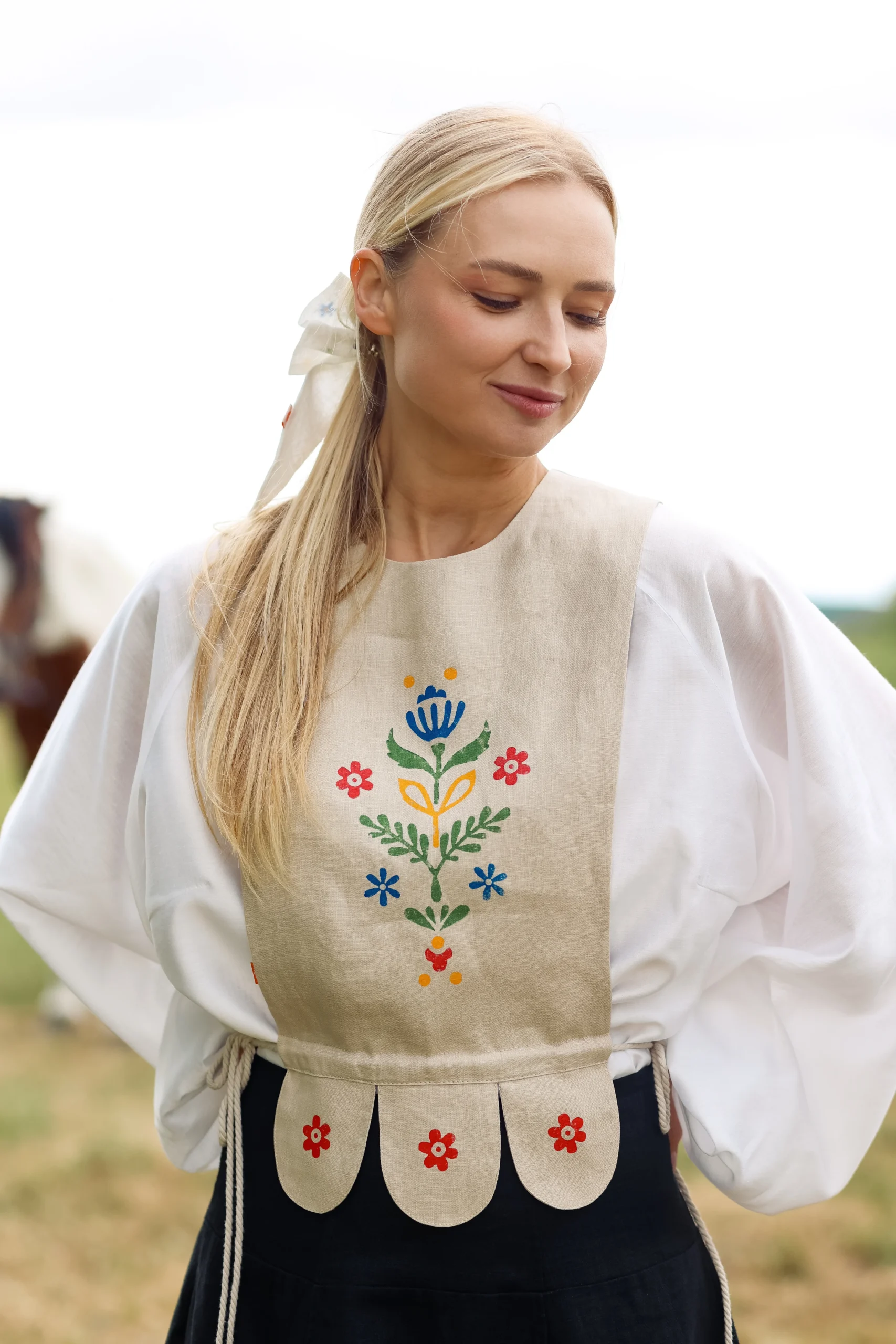 Лейбик (жилет) із ручною вибійкою із колекції Сад Незалежності (бежевий) - Зображення 5